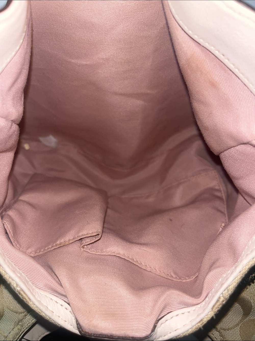 Coach Signature Soho Hobo bag featuring khaki monogram canvas and ivory leather - Picture 12 of 13